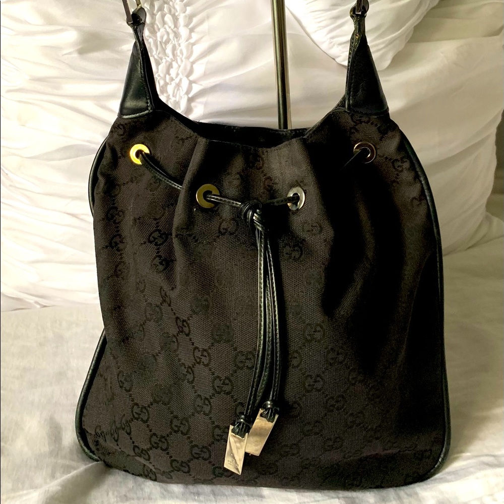 🚨SOLD🚨GUCCI HAND BAG BLACK CANVAS - Authentic